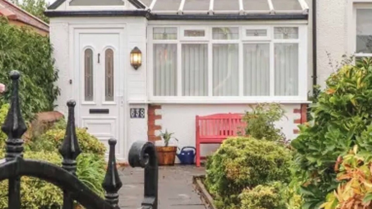 Blackpool Cottage | Kitty Cottage - Blackpool Home - Warm & Welcoming! Dogs most welcome!