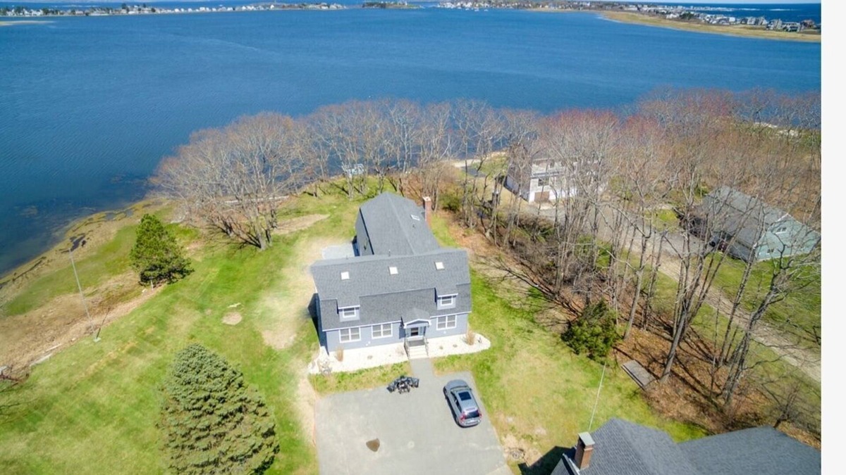 Biddeford Pool House | KITTYCOVE ...#39179 ....Beautiful waterfront home on Biddeford Pool's Back Bay