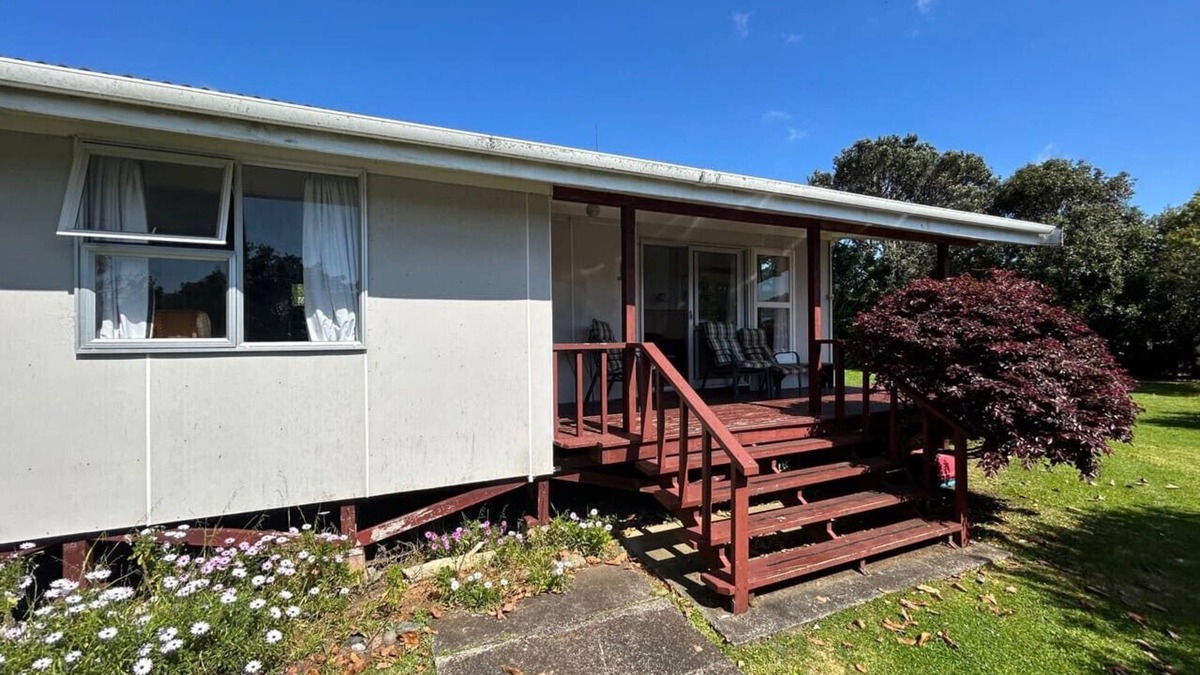 Matapouri House | Kiwi Classic - Matapouri Bay