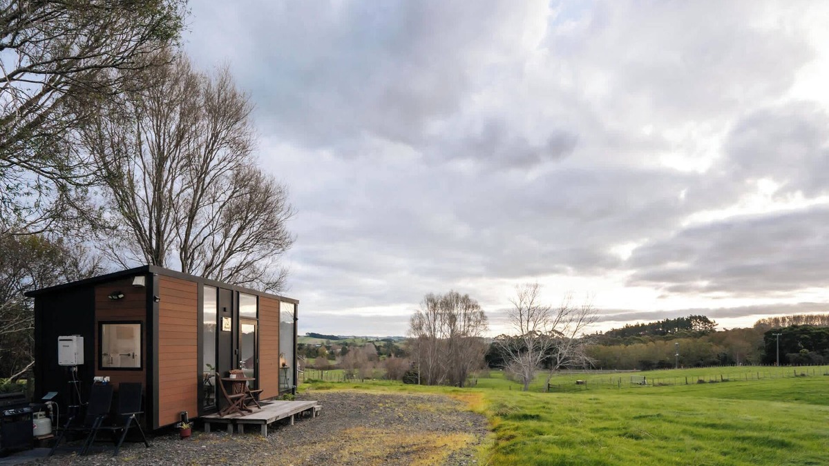 Waitoki House | Kiwi Farm Cabin 1 by Tiny Away