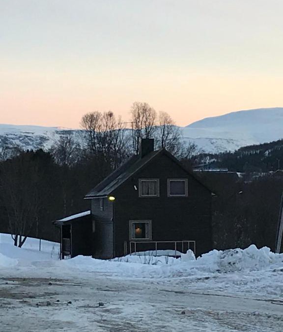 Lyngen House | Kjelkebakken Gard