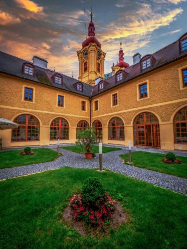 Hejnice House | Klášter Hejnice - vzdělávací, konferenční a poutní dům