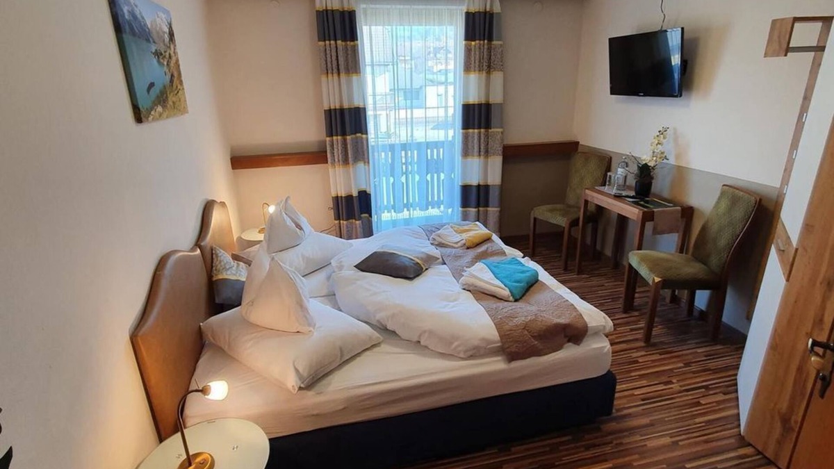 Seeboden Cottage | Kleines Doppelzimmer Alleeblick mit Balkon - Gästehaus Bärwald