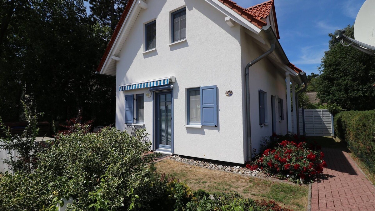 Dierhagen Strand House | Kleines Ferienhaus mit Grundstück in Dierhagen