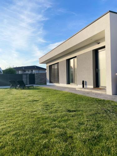 Dunajska Luzna House | Klimatizovaný Apartmánový dom, s vírivkou, 1B