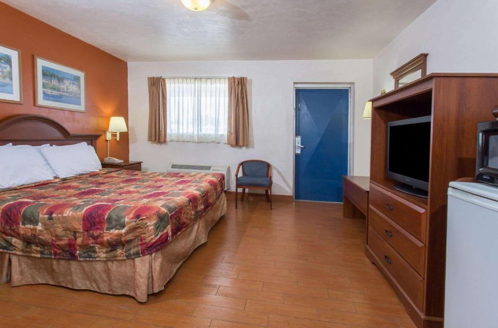 Arcadia Hotel | Knights Inn Arcadia
