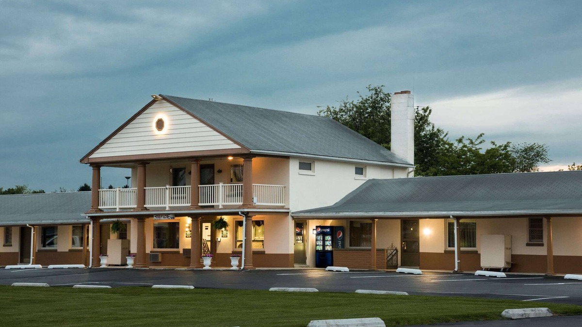 Palmyra Hotel | Knights Inn Palmyra