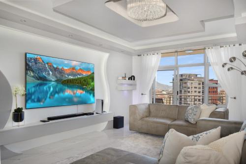 Century City Apartment | Knightsbridge E906