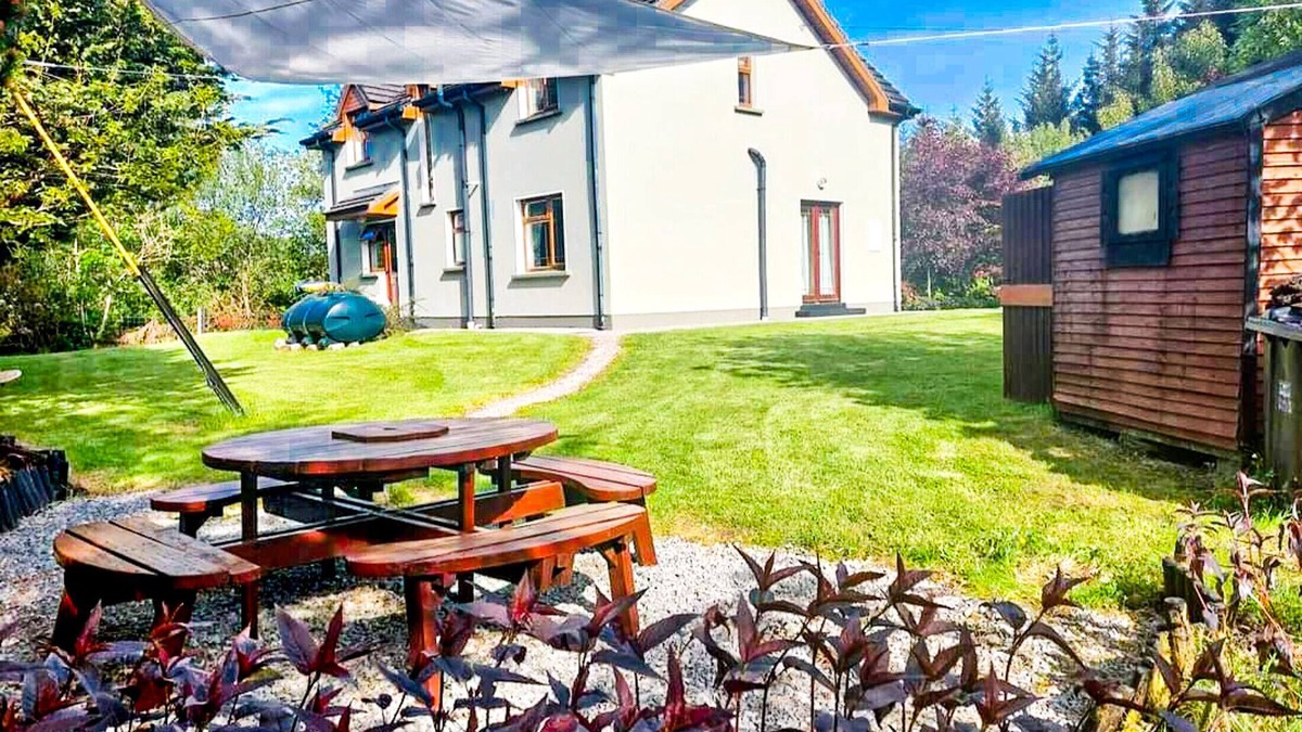 Killarney Ski Chalet | Knockmanagh Holiday Home