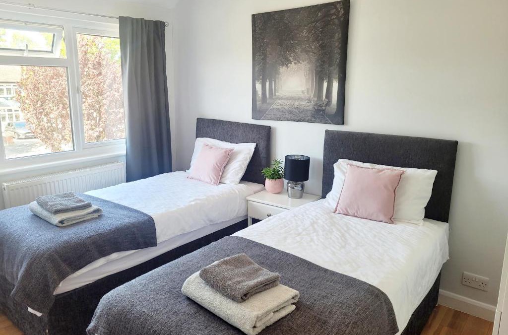 Alexandra House | Knollmead House