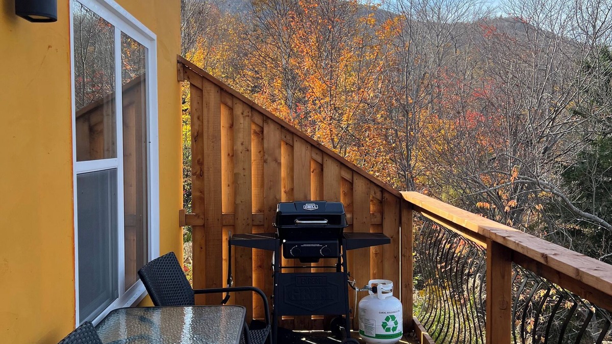 Ingonish Beach Hotel | Knotty Pine Cottages