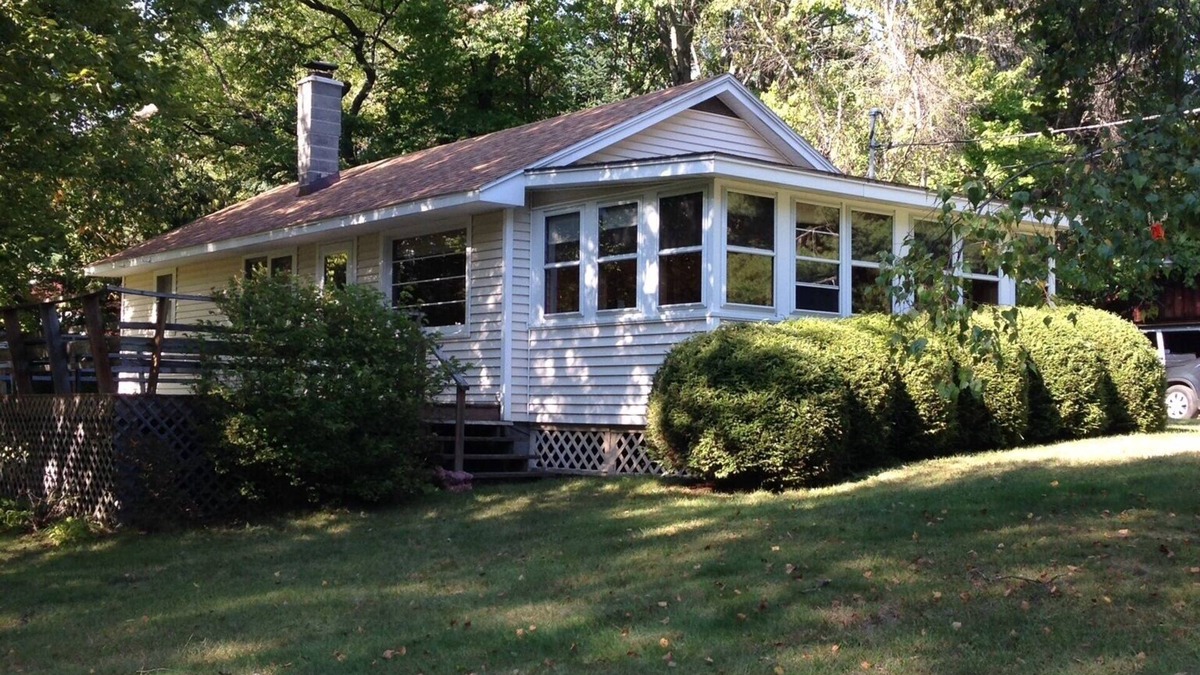 Northville House | Knotty Pine Cottage w/lake access