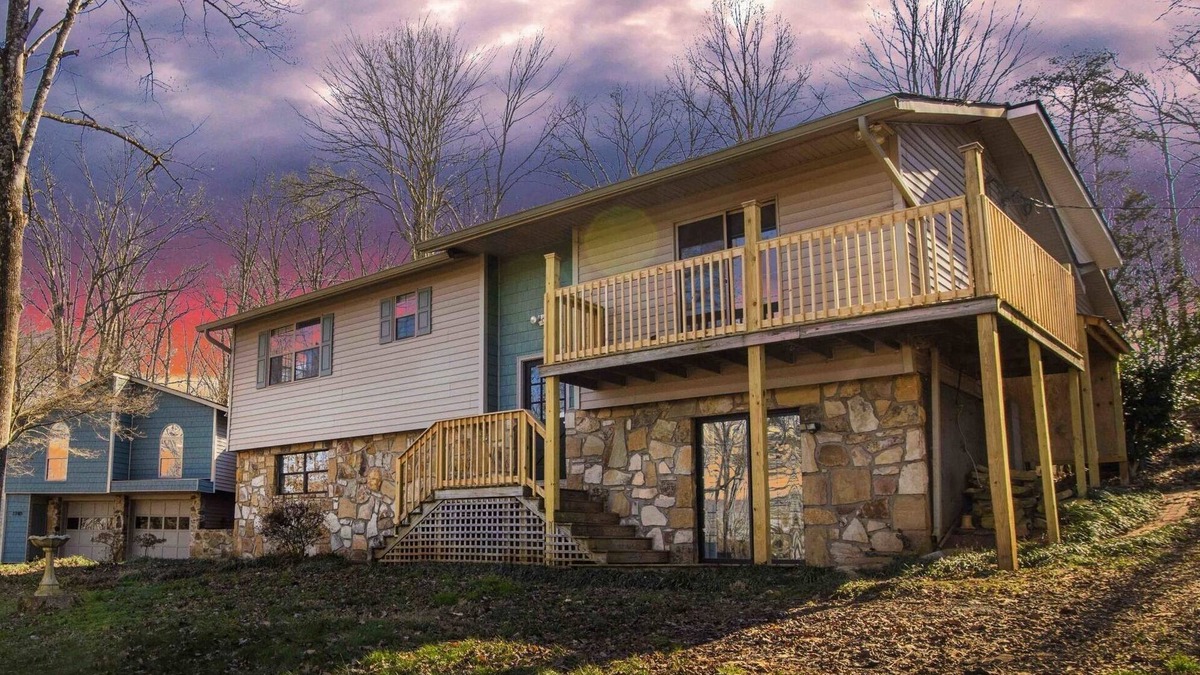 Rivertrace House | Knoxville Airport 5BR/4BA Home, Perfect for Groups
