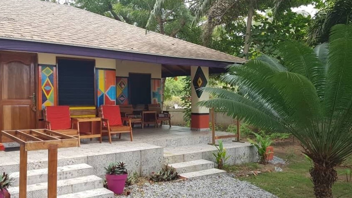 Ampenyi Hotel | Ko-Sa Beach Resort