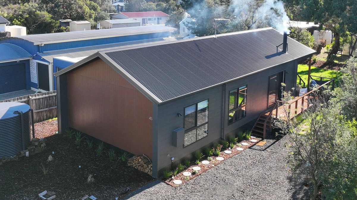 Venus Bay House | Koala Retreat - 3 bed brand new home near the Beach & Riverside ~Linen~Fast WiFi