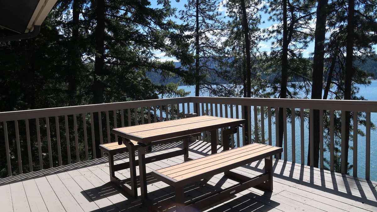 Coeur d'Alene House | Kokanee Bay Beach House Lake Coeur d'Alene!