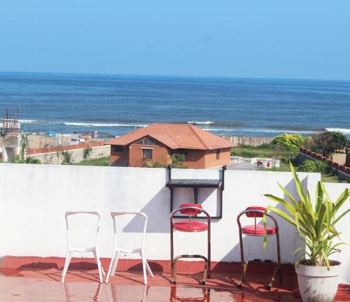 Besant Nagar Bed & Breakfast | Kolam Elliots Beach