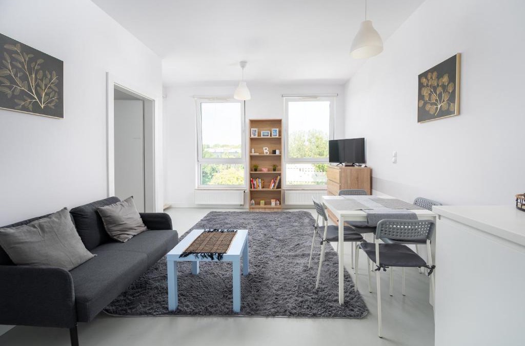 Powazki Apartment | Kolska Bright Apartment