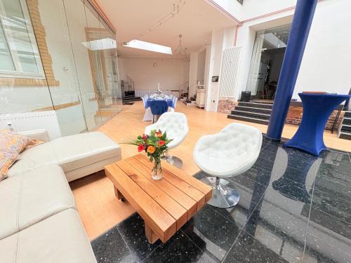 Erfurt Apartment | Komfortable XL Ferienwohnung für Familien und Gruppen bis 10 Pers - Erfurt City Hauptbahnhof - gratis Parkplatz - WLAN