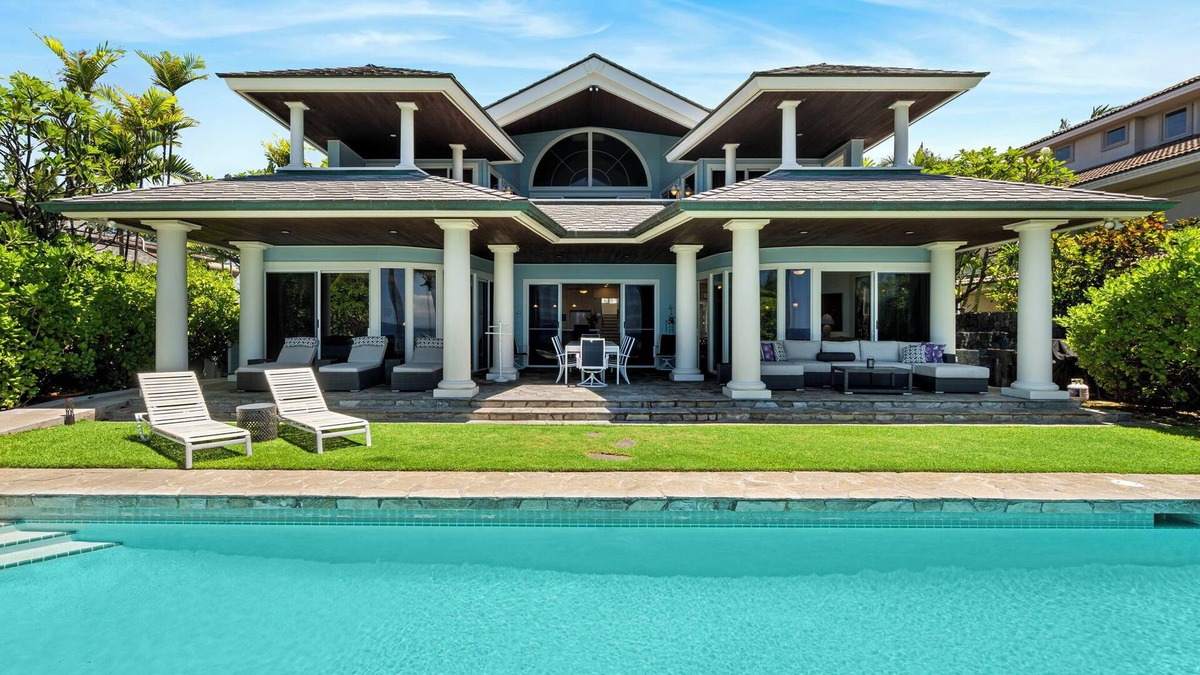 Kailua-Kona House | Kona Blue: Secluded Beachfront Home w/Private Pool, AC & Ocean Views