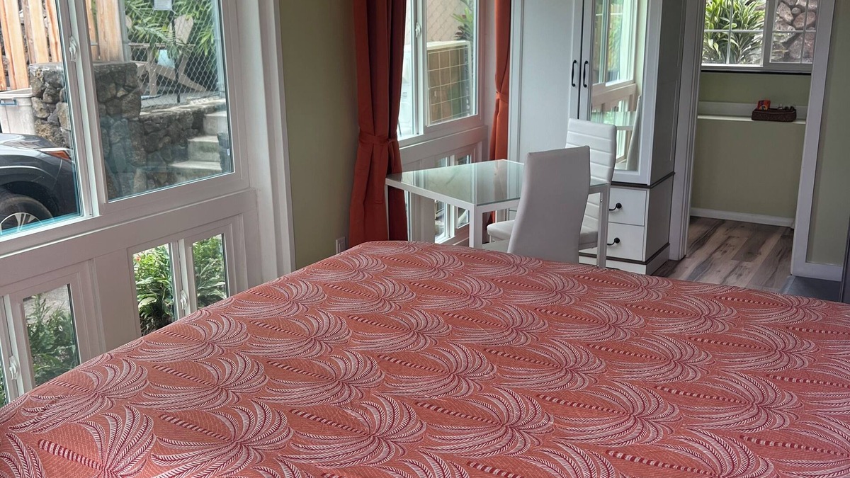 Historic Kailua Village Apartment | "Kona Nook", Enjoy a Relaxing Cozy Retreat.