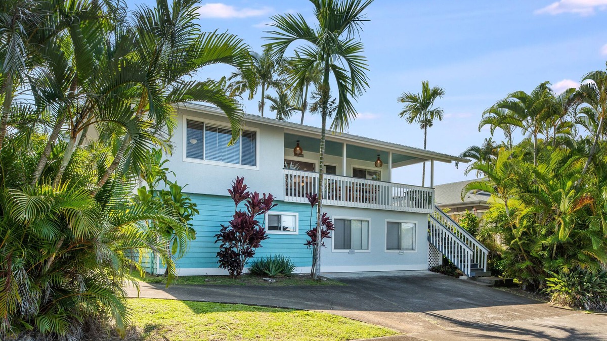 Kailua-Kona House | Kona Ocean View Home - Downtown, Fruit Trees, Sunset views