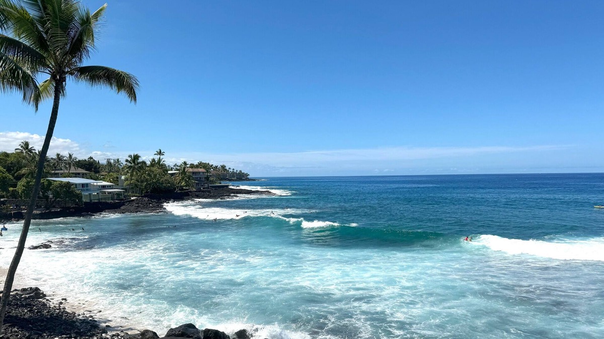 Kailua-Kona Condo | Kona Reef A22 - Direct Ocean Front Condo - Private Lanai - Next to Honl's Beach.