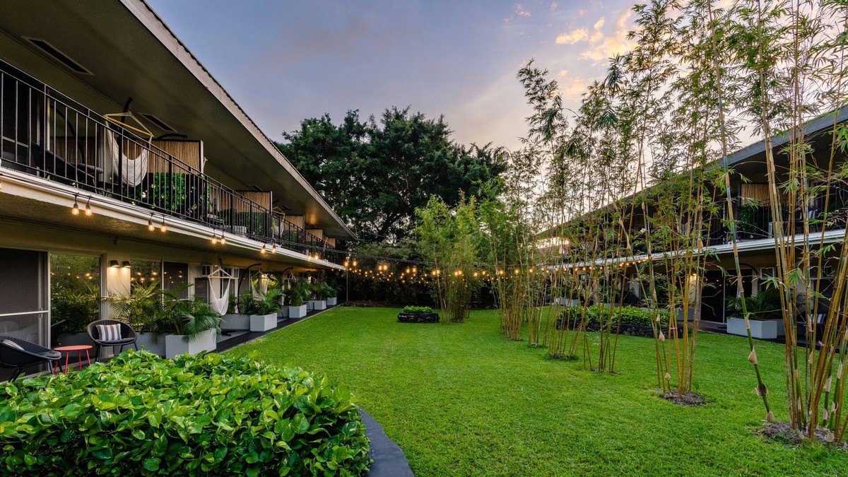Historic Kailua Village Hotel | Kona Seaside Hotel