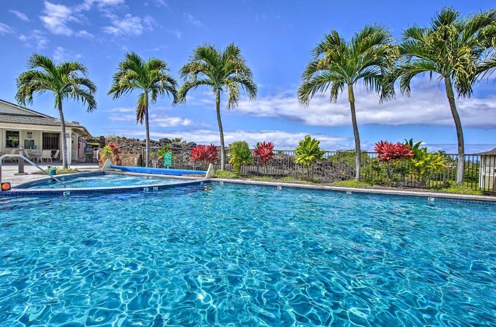 Kahaluu Bay House | Kona Townhome with Lanai and Resort Amenities!