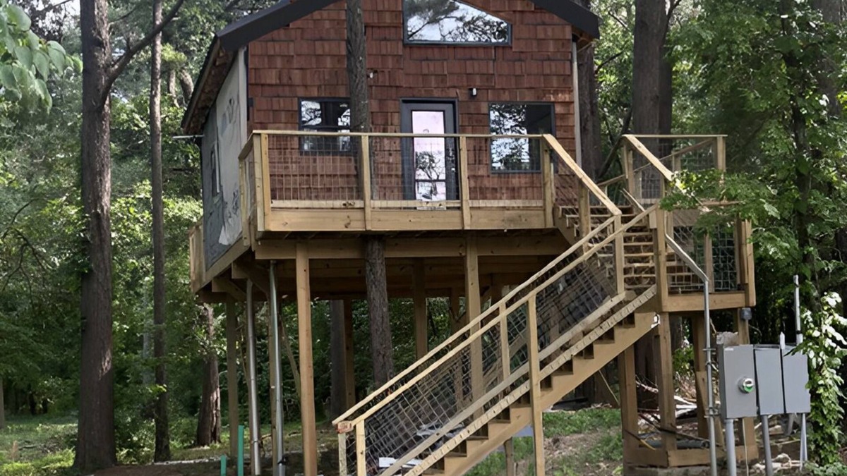 Carterville Cabin | KOOPERS LANDING TREEHOUSE-Brand New build! Casino, Wine trails, National Parks