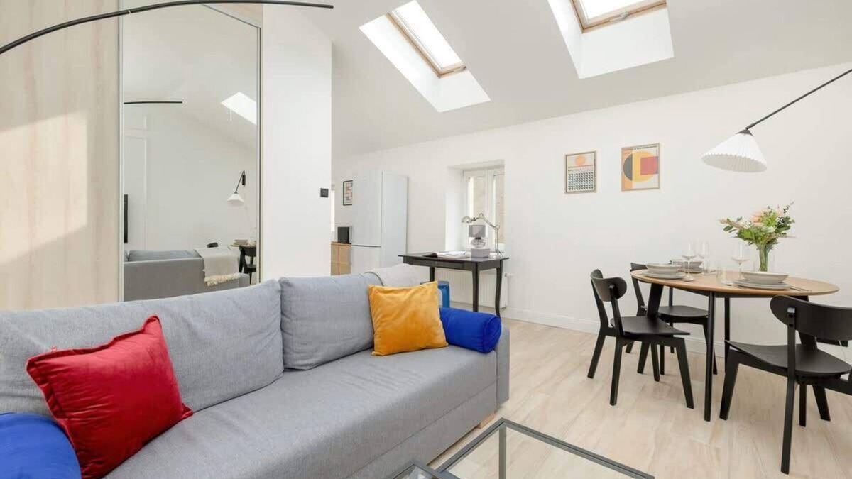 Poznan City Center Apartment | Kopernika 10 | Well Equipped Apartment | WiFi
