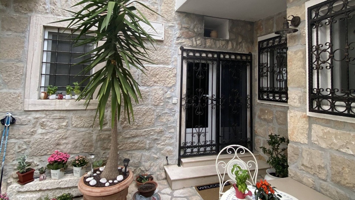 Cara House | Korčula Stone Villa hidden gem