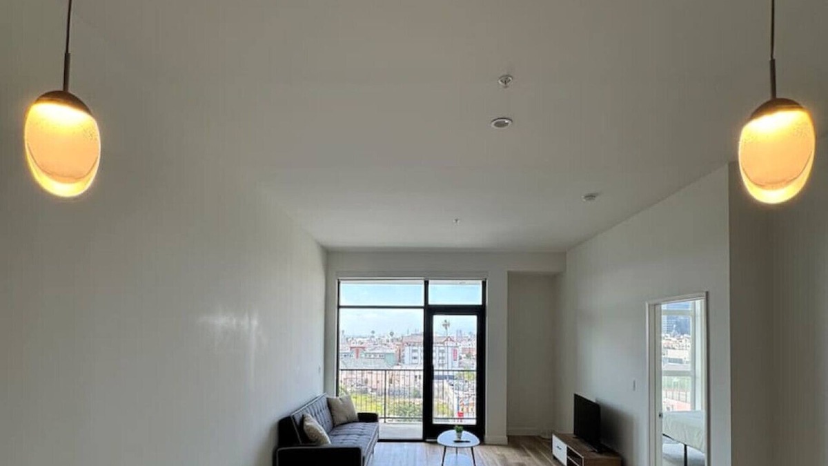 Wilshire Center Apartment | Koreatown 1 Bed + 1 Bath (ID240)