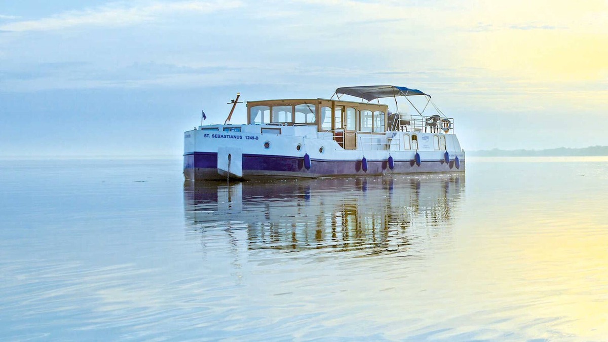Zeuthen Boat Rental | Kormoran 1500 - license-free houseboat - KUHNLE-TOURS Zeuthen