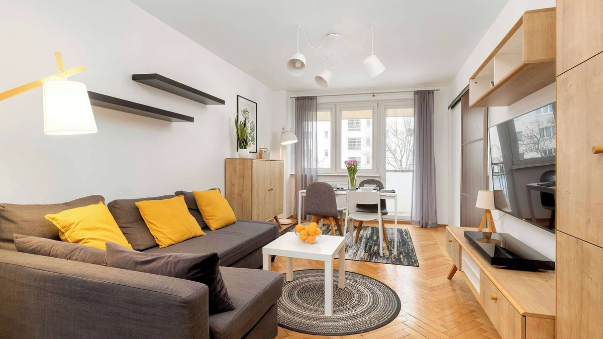 Srodmiescie Apartment | Kosciuszki Square 17-19A | Beautiful Apartment | Balcony