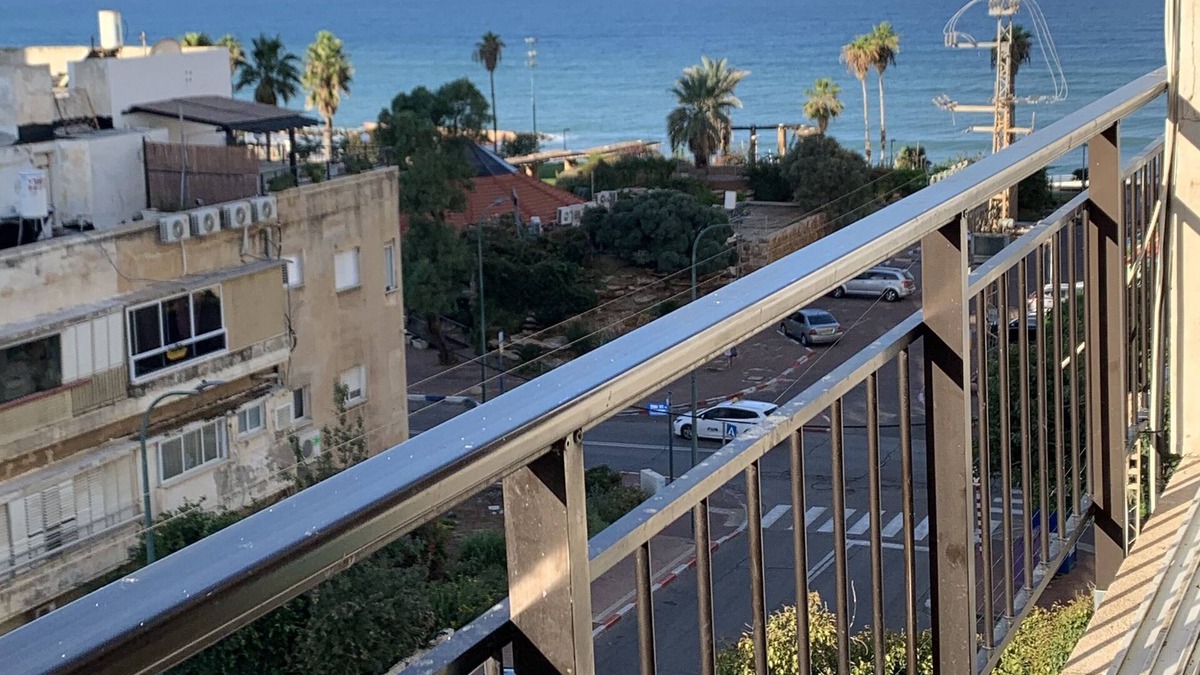 Netanya Apartment | Kosher Apartment just a short walk to Sironit Beach.