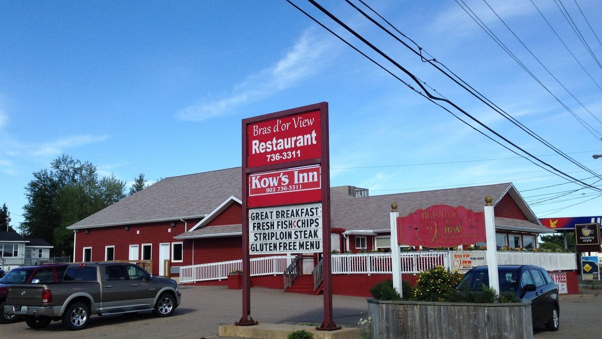 Little Bras d'Or Hotel | Kow's Inn