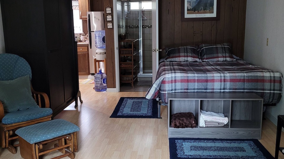 Mariposa Apartment | Kozy Korner will be your home away from home to refresh and rest when traveling.