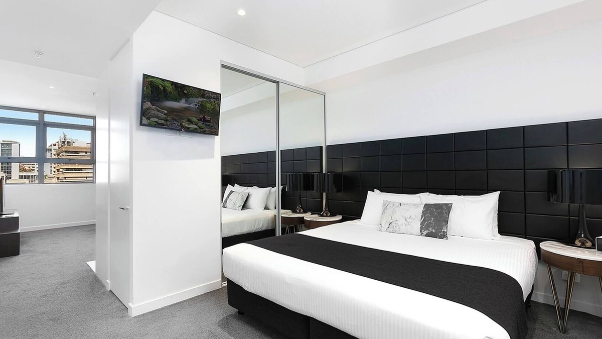Chatswood CBD Apartment | KozyGuru | Chatswood | Convenient 1 Bed Studio Apt