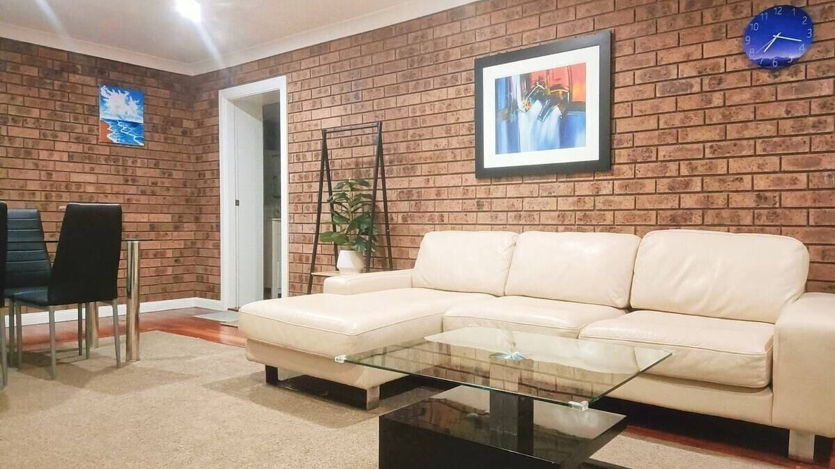 Cherrybrook House | KozyGuru | Cherrybrook Tranquil Retreat 2BR +Pool