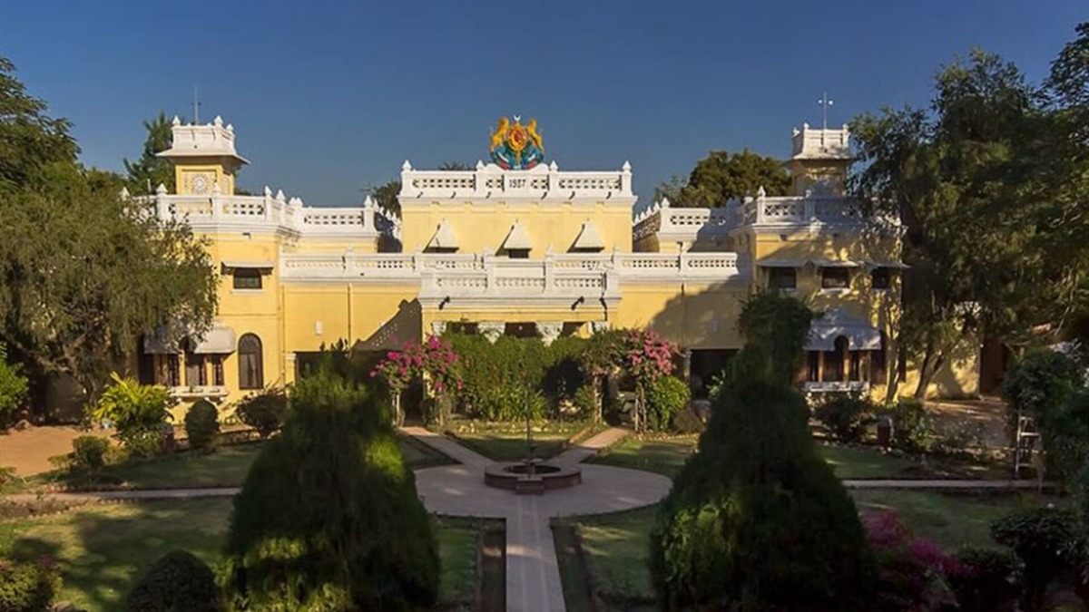 Kanker Hotel | KP Cottages