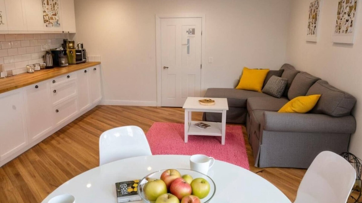 Kleparz Apartment | Krakow's Tranquil Retreat: Cozy Apartment, Modern Living & City Access