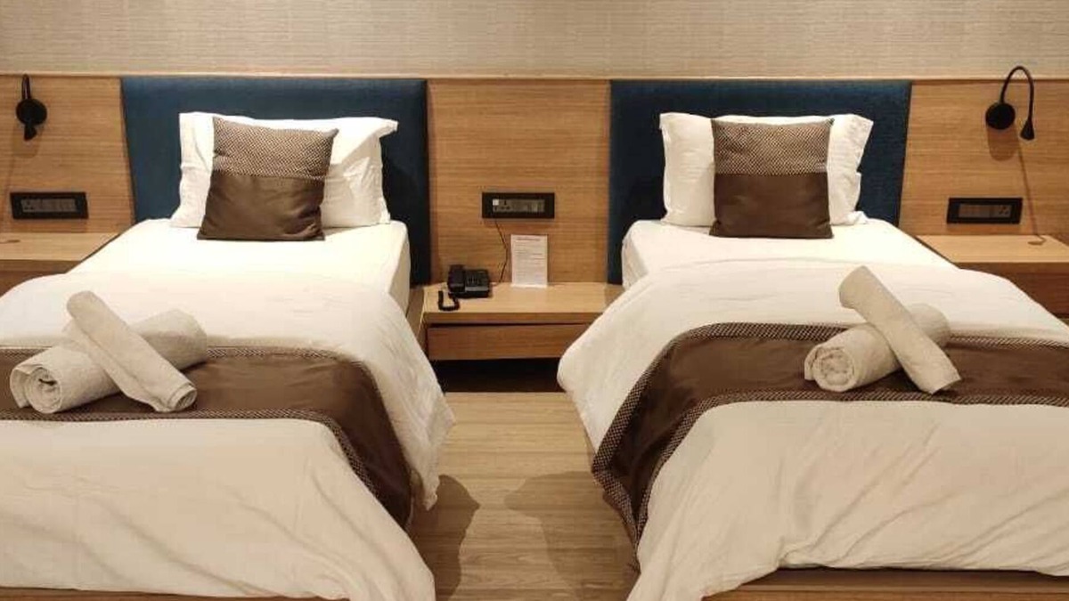 Surat Hotel | Kratos Club