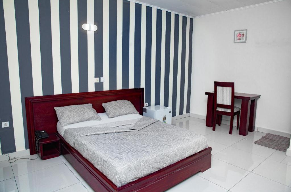 Douala Hotel | krEMLin