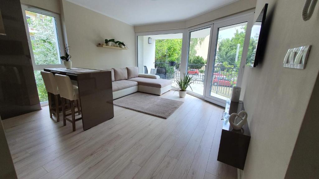 Balatonalmadi Apartment | Kriszta Residence