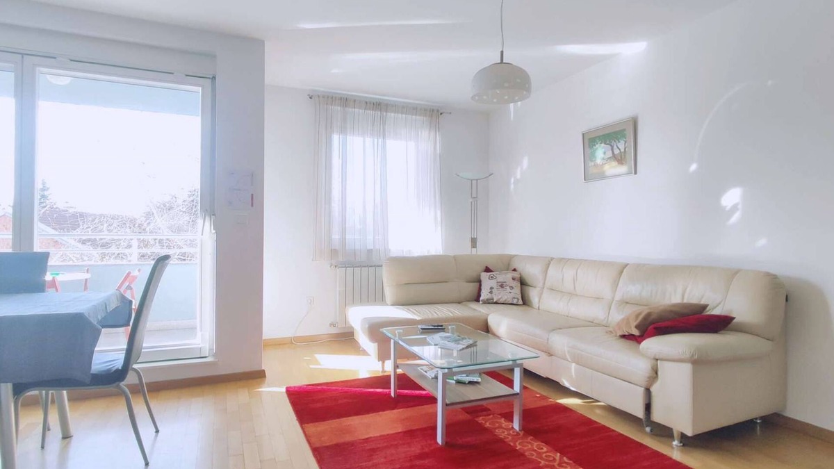Zagreb Apartment | Kruge - 3 bedroom apartment with private parking