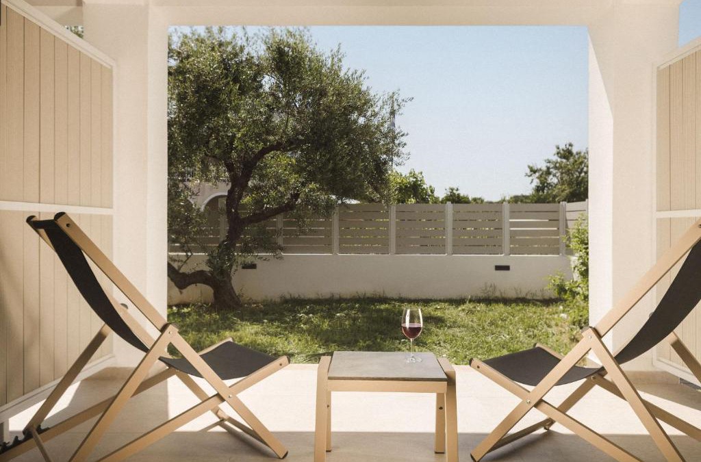 Psarou Apartment | krystalia's luxury studio1