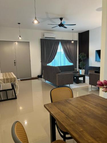 Bukit Kuin Satu House | KUANTAN ARIEF's HOMESTAY