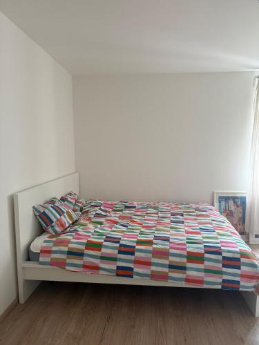 Vrsovice Apartment | Kubánské náměstí