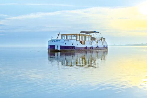 Zeuthen Boat Rental | Kuhnle-Tours Bootshaus Zeuthen